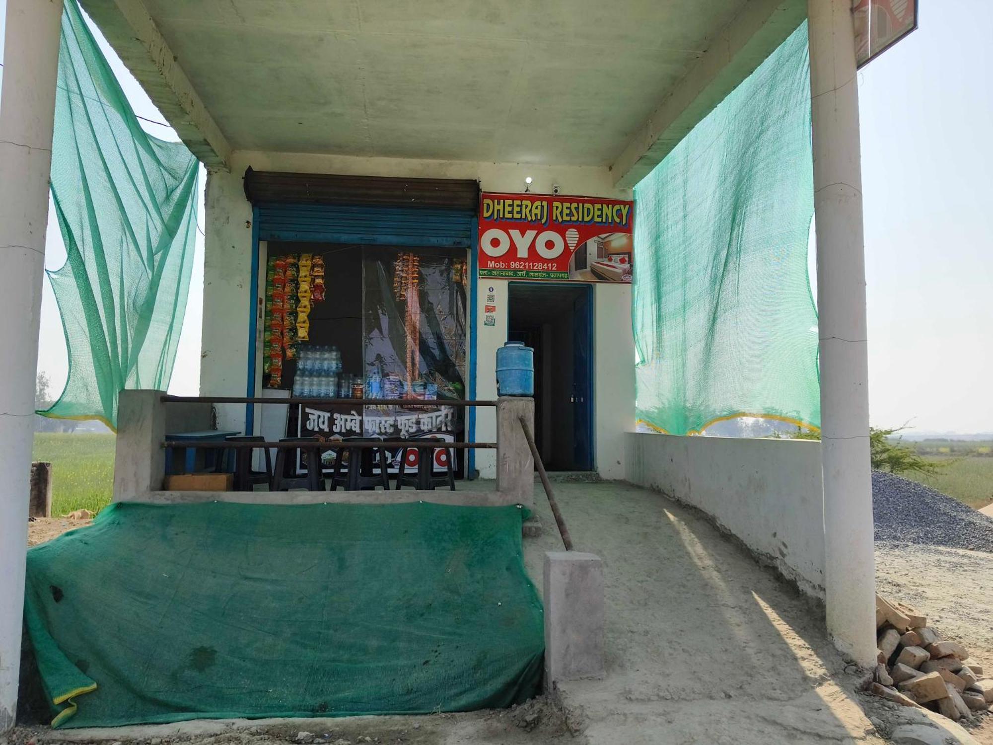 Hotel O Dheeraj Residency Bela Pratapgarh Buitenkant foto